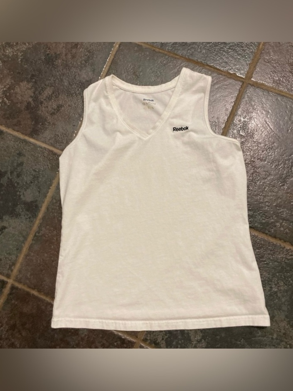 Vintage and ClassicReebok White V-Neck Tank Top Women’s Size S